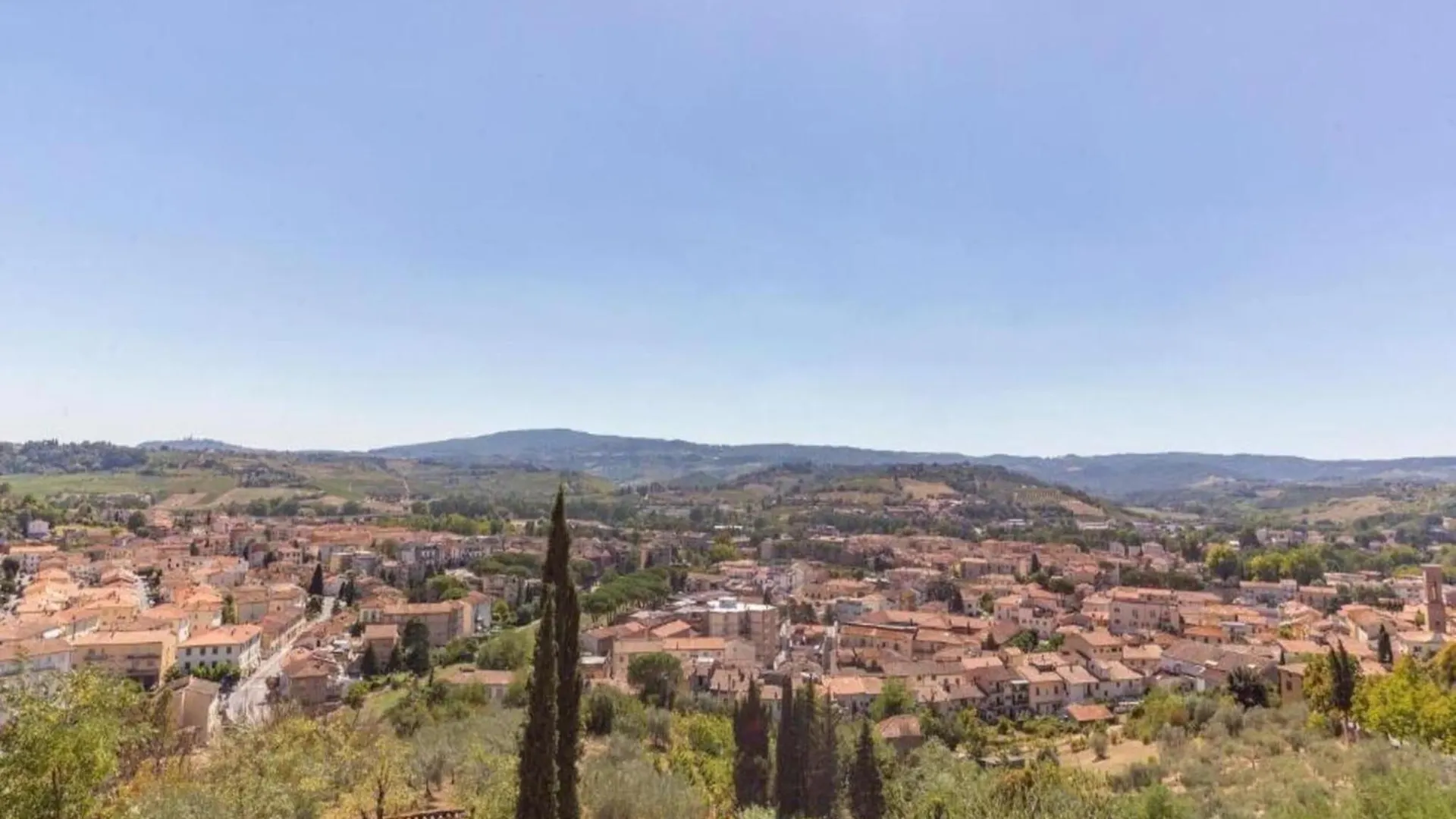 Beautiful Holiday Home In Vinci With Swimming Pool