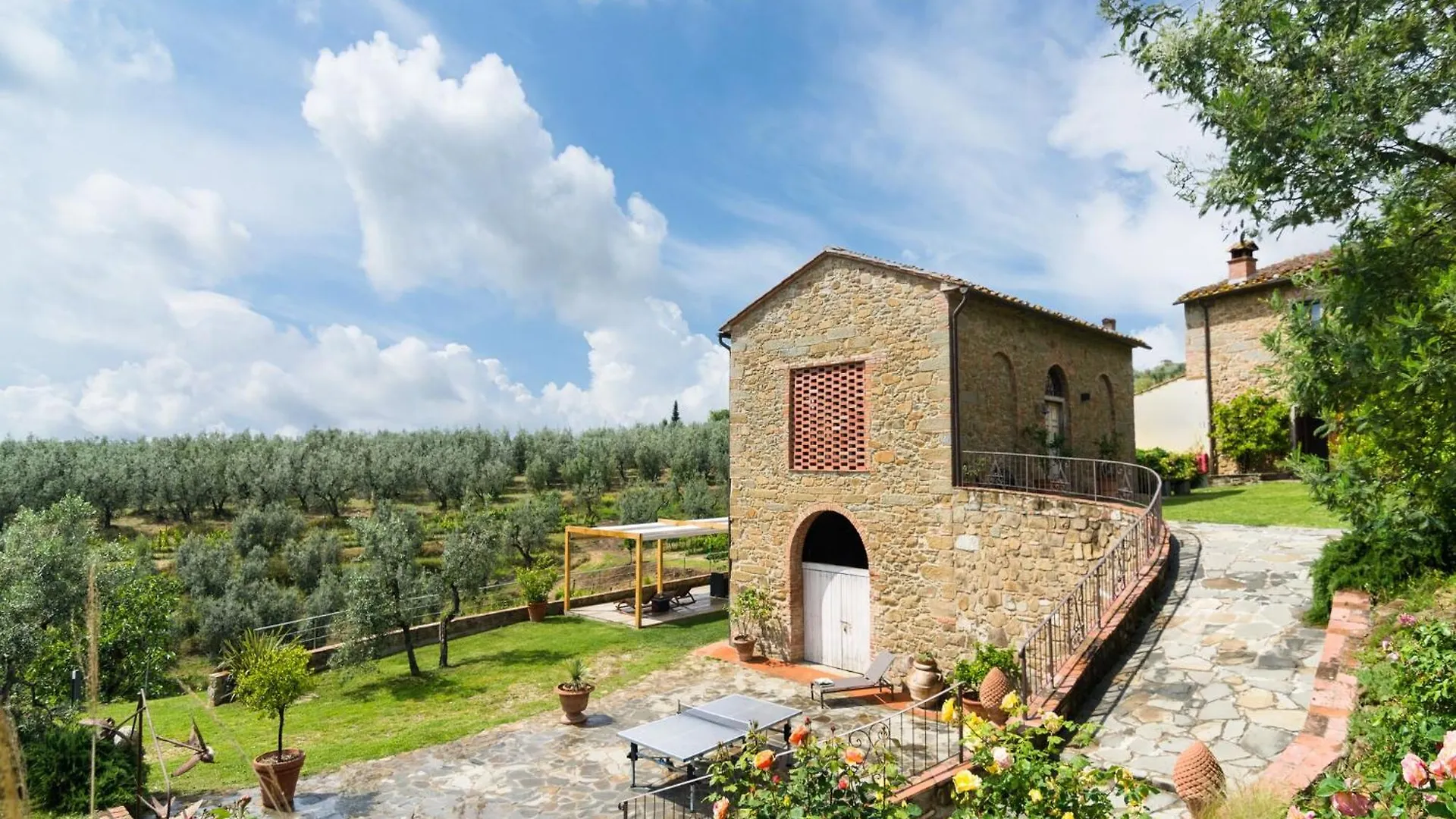 Beautiful Holiday Home In Vinci With Swimming Pool